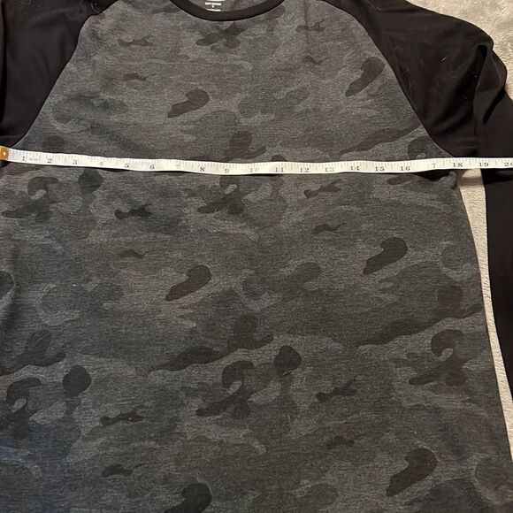 Old Navy Gray Camo Long Sleeve Shirt - Picture 4 of 4